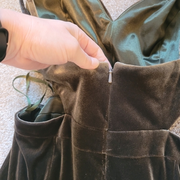 Revelry Dusty Olive Ryah Velvet Bridesmaid Dress Size 12 - Picture 9 of 11